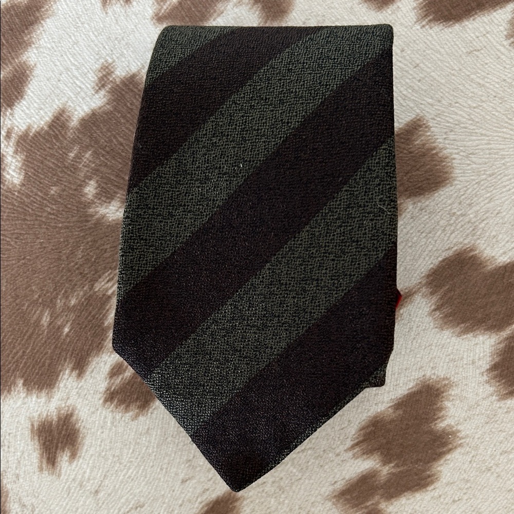 Isaia Rich Black and Green Striped 7 Fold Tie